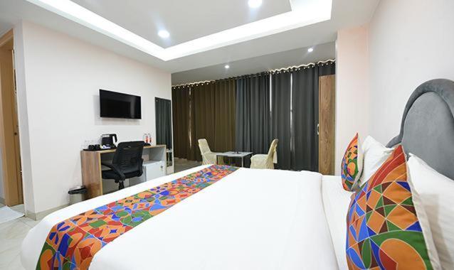 Immense Residency Hotel Faridabad Exterior photo